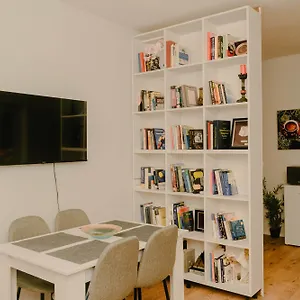  Appartamento Flat In Heart Of